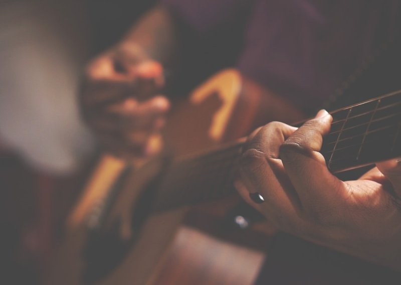 Nova internetska prijevara: Ženi iz Delnica ukrali 1000 eura za 'privatni koncert'