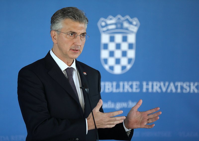 Andrej Plenković obraća se medijima