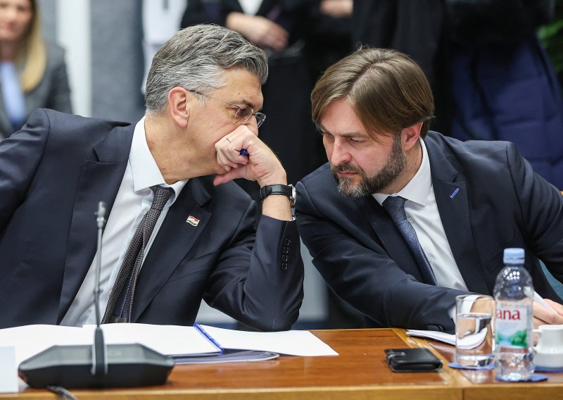 Sabor glasuje o povjerenju Tomislavu Ćoriću