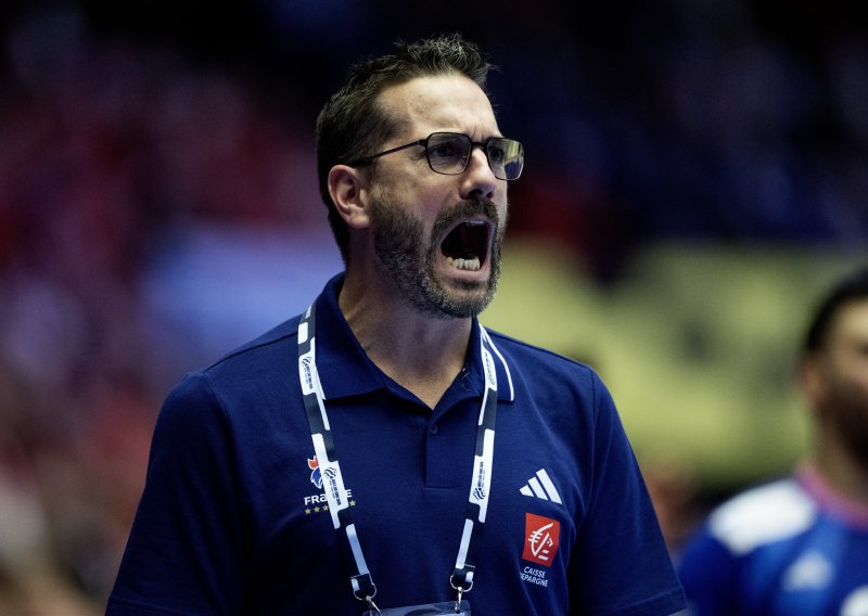 Izbornik Francuske nakon debakla dobio pitanje o ostavci: Evo što je rekao