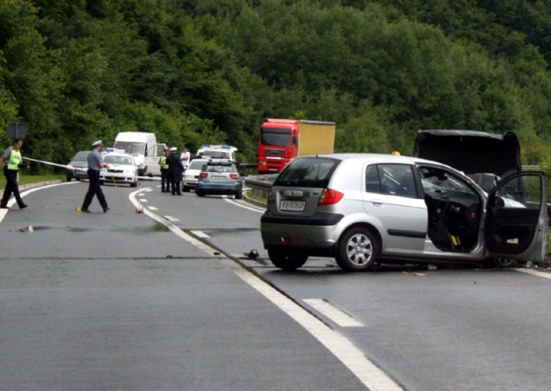 Automobil naletio na motociklista