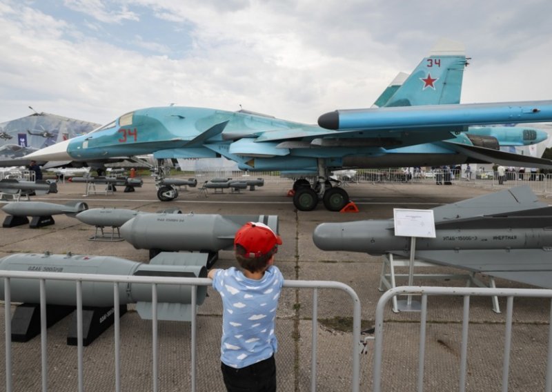 Ukrajinci srušili ruski vojni zrakoplov nedaleko od Krima, letio je 'neobičnom rutom'