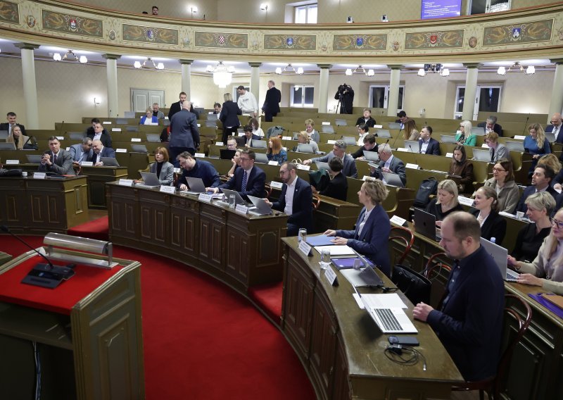 Aktualni sat zagrebačke Skupštine: Burna rasprava oko Cibone i Bloka Badela