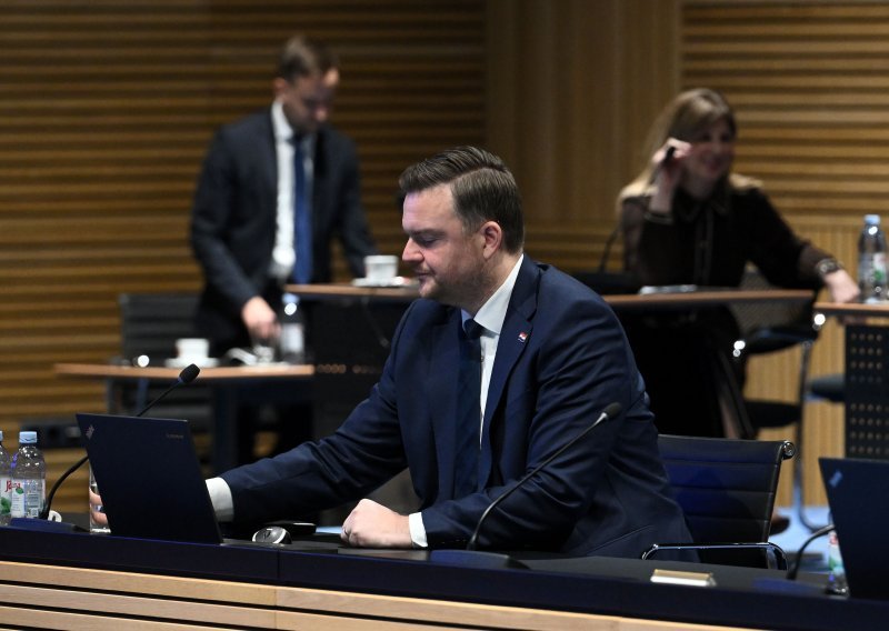 Primorac ispraćen pljeskom ministara: 'Posebno mi drago što sam bio dio vašeg tima'