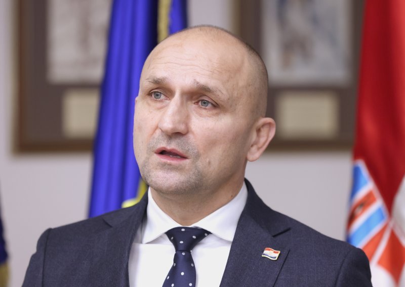 Anušić otkrio kakav je odaziv na vojni rok i kad bi ročnici mogli ući u vojarnu