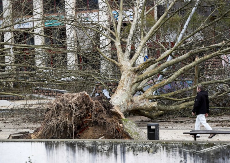 Oluja Kristin pogodila Portugal i Španjolsku: Najmanje petero mrtvih