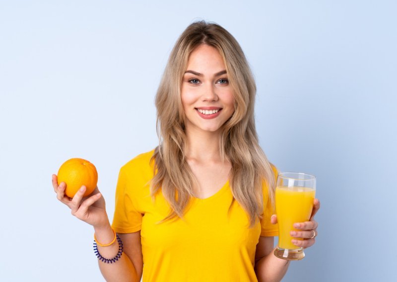 Sok od naranče diže šećer, ali i čuva srce i mozak? Stručnjaci otkrivaju što kažu istraživanja