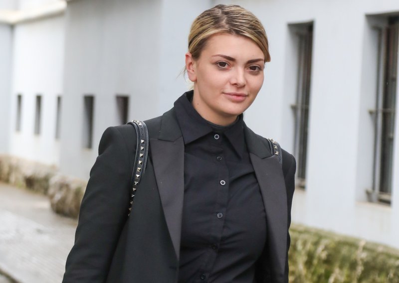 Ella Dvornik promjenom izgleda pokrenula lavinu reakcija: Oglasila se i Severina