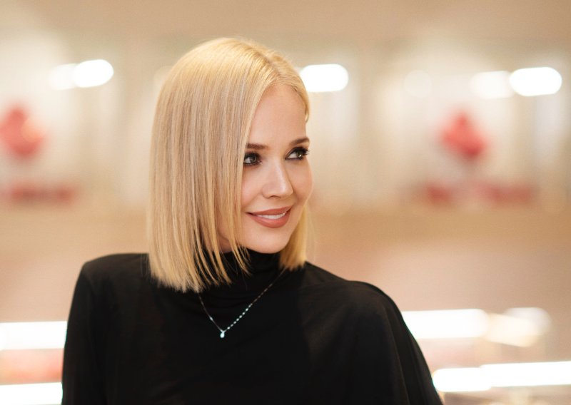 Kao da je bilo jučer: Jelena Rozga obilježila 30 godina od svog debija na Dori