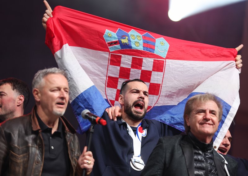 Gradonačelnik dalmatinskog grada je spreman: Ako Tomašević neće Thompsona, mi hoćemo!