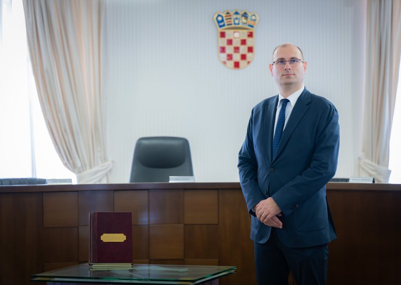 Šef Ustavnog suda: Nismo legalizirali surogat majčinstvo, štitili smo interes djeteta