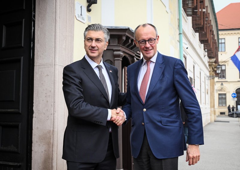 Tenkovi i budućnost EU-a: Sastali se Plenković i Merz, poznato o čemu su razgovarali