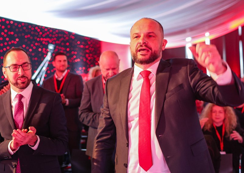 SDP: HDZ se prepao, oživio Thompsona u političke svrhe i izmislio priču o Milanoviću