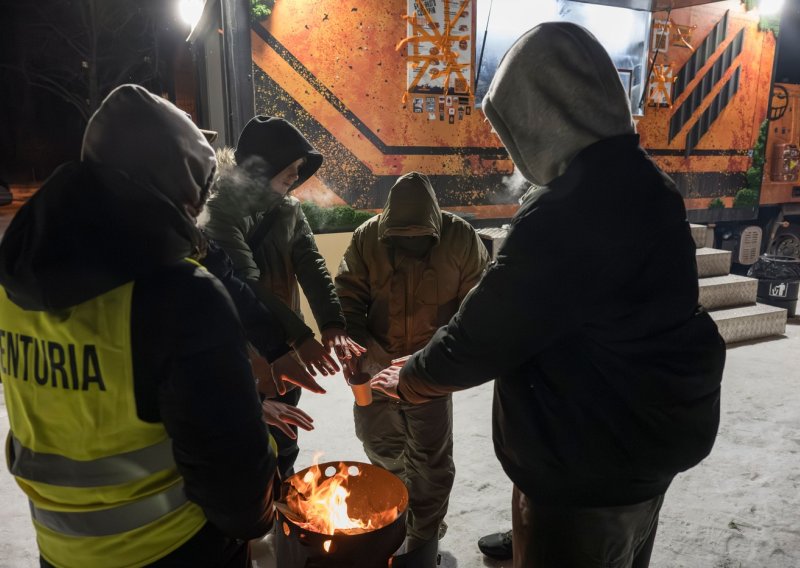 Strašna situacija u Ukrajini: Kijev bez struje, vode i grijanja, a vani debeli minusi