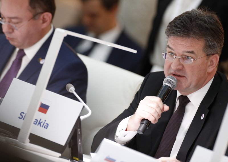 Ficov savjetnik podnio ostavku nakon objave Epsteinovih dokumenata