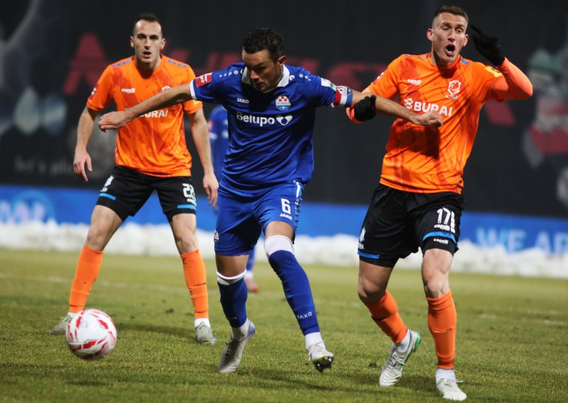 Varaždin u ludoj utakmici s igračem manje vodi 2:0 u gostima kod Slaven Belupa; pogledajte golove