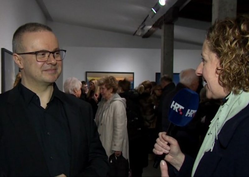 Otvorena izložba 'Zore i sutoni', ministrica kulture intervjuirala autora Vučićevića