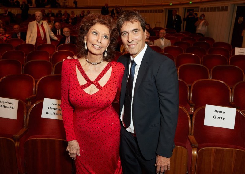 Svi su joj zavidjeli, a ona je patila: Sin otkrio što je Sophia Loren godinama skrivala od svijeta