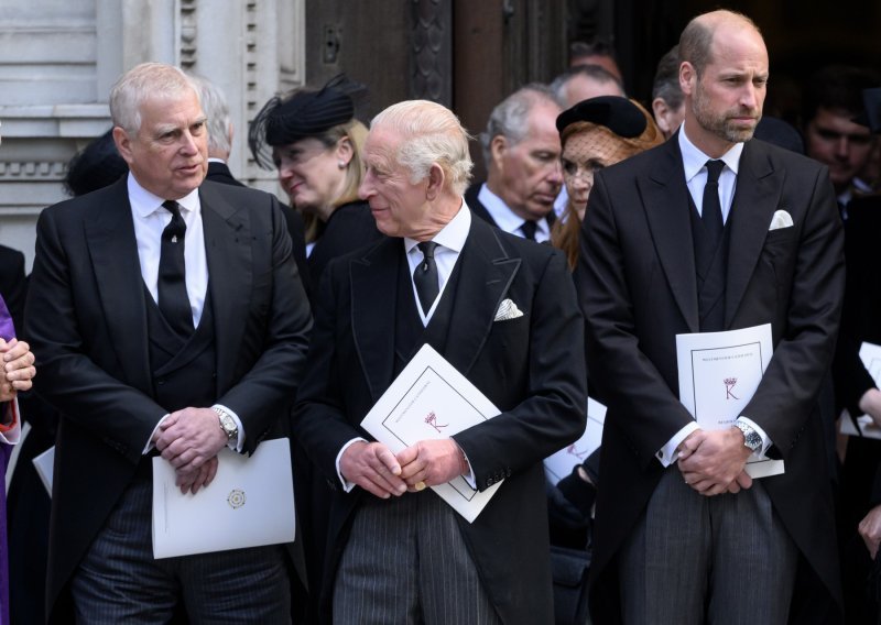 Izbjegao sramotu stoljeća: Kralj Charles je ovim potezom spasio obitelj od potpunog potopa