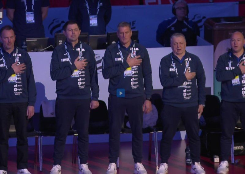 Pogledajte kako Dagur pjeva Lijepu našu pred svojim Islanđanima