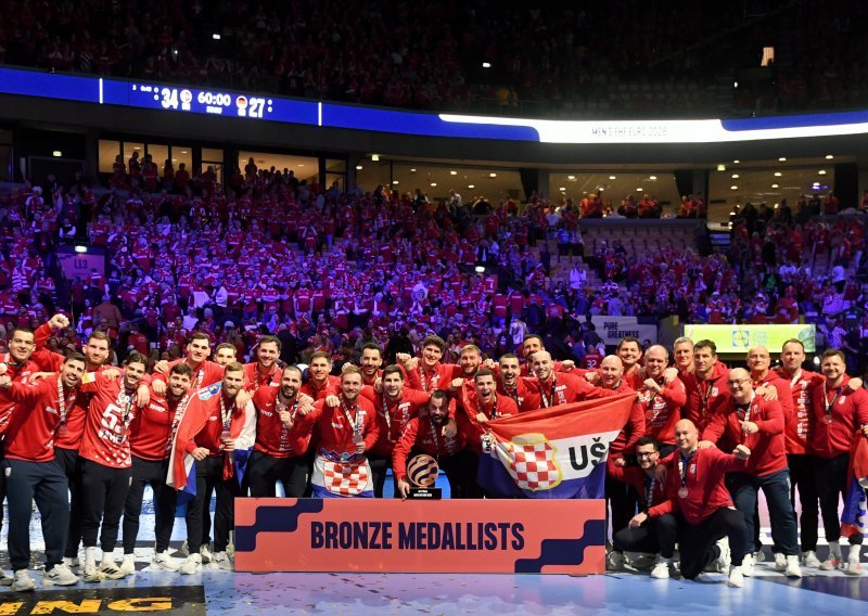 Rukometaši slijeću u Zagreb u tri ujutro, dočekat će ih ministar sporta