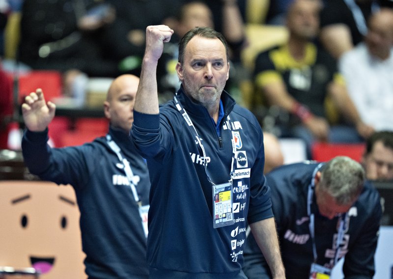 Pogledajte kako je predsjednik EHF-a dočekao Dagura na dodjeli medalja