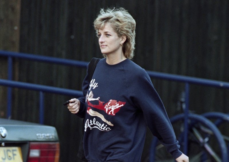 Povratak najtraženije majice 90-ih: Svi žele komad koji je Lady Di nosila iz inata