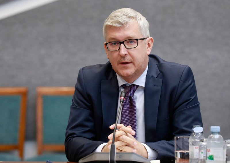 Profesor prava o potezu Vlade: 'Ako je ovo moguće, onda Ustav praktički ne vrijedi'