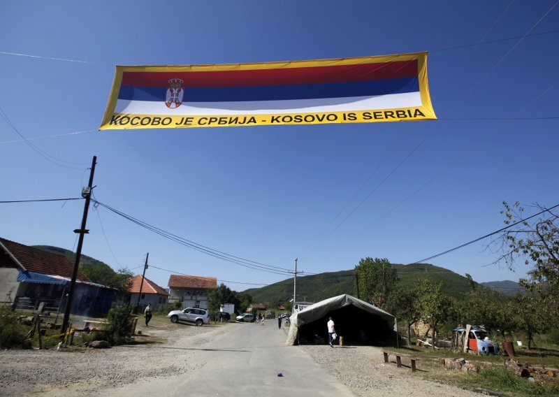 SAD osudio napad 'srpske gomile' na KFOR