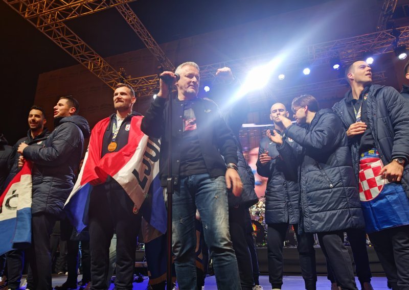 Tomašević odgovorio na prozivke o smjenama redara zbog Thompsona