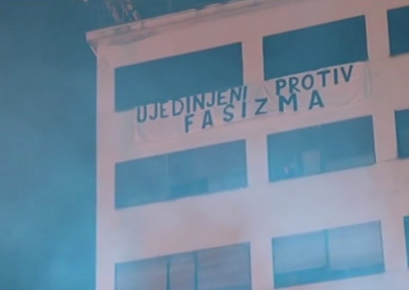 Poznato je tko je okačio transparent na vrhu zgrade dok je Thompson nastupao