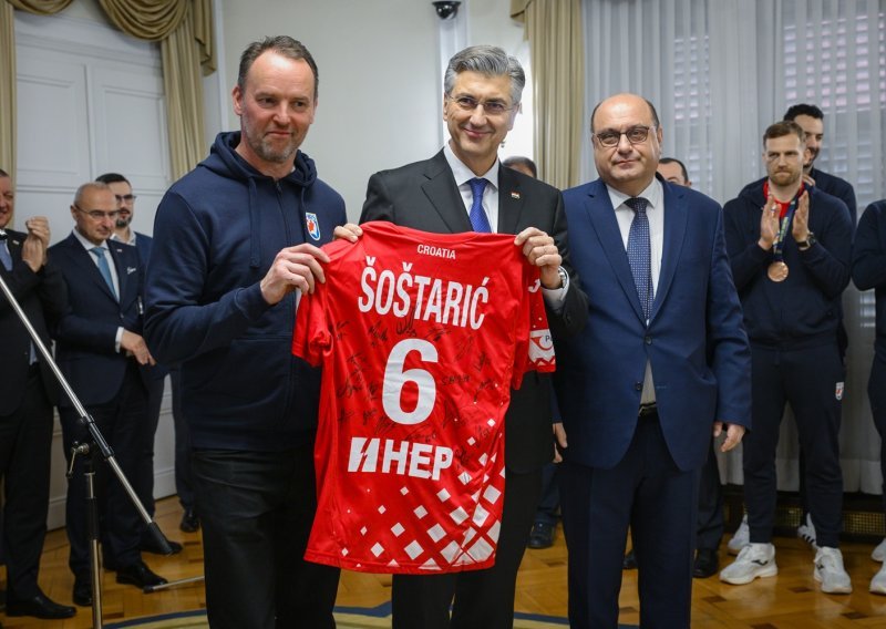 Evo s koliko će eura Vlada RH nagraditi rukometaše i izbornika Sigurdssona za osvojenu broncu