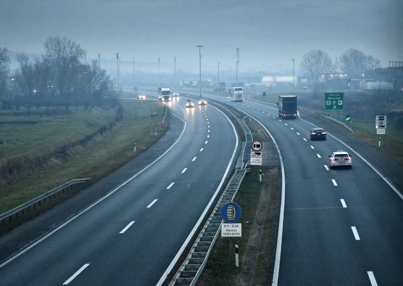 Prometna nesreća na Jadranskoj magistrali, problem stvara i poledica