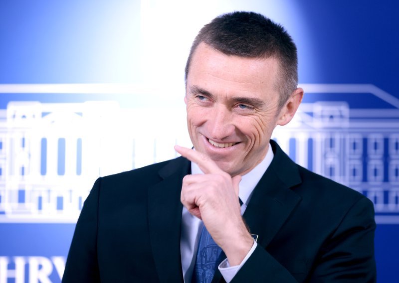 Penava o 'lex Senfu': 'Smeta im sve što ima hrvatski predznak'