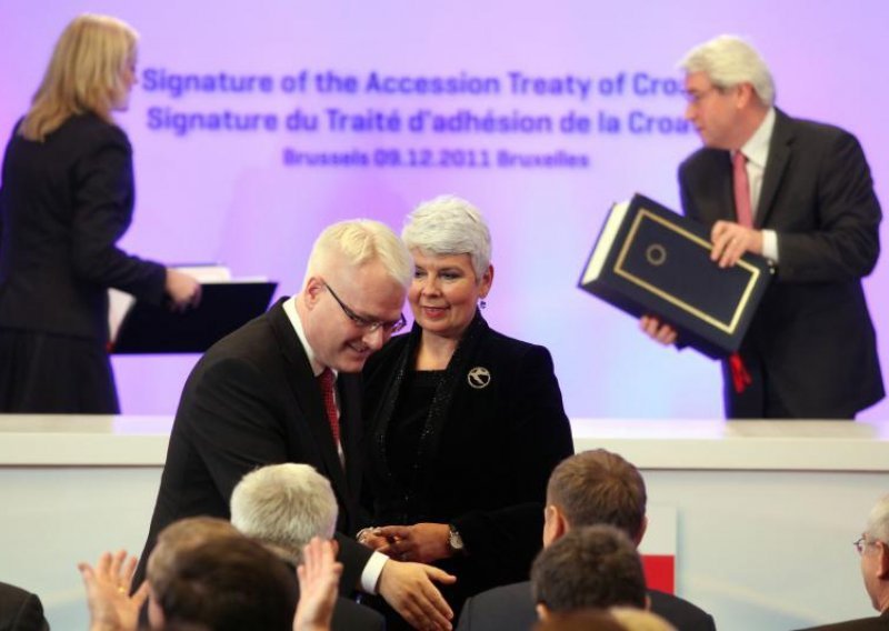 Kosor: Signing of Accession Treaty crown of Croatia's international recognition