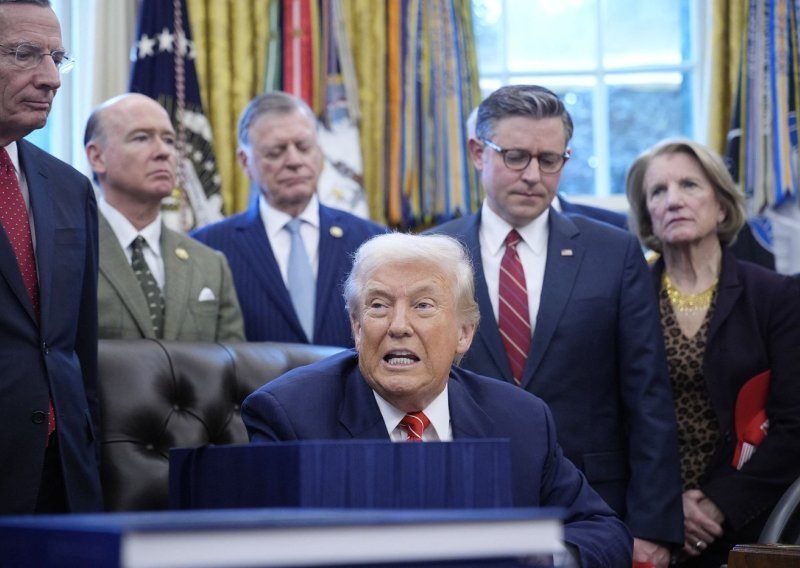 VIDEO Trump podivljao na pitanje novinarke CNN-a: 'Ti si najgora novinarka!'