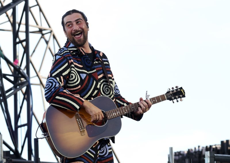 Čekali smo tri godine, a sada je napokon tu: Kralj folk-popa izbacio pjesmu koja će vas prvo slomiti, a onda iscijeliti