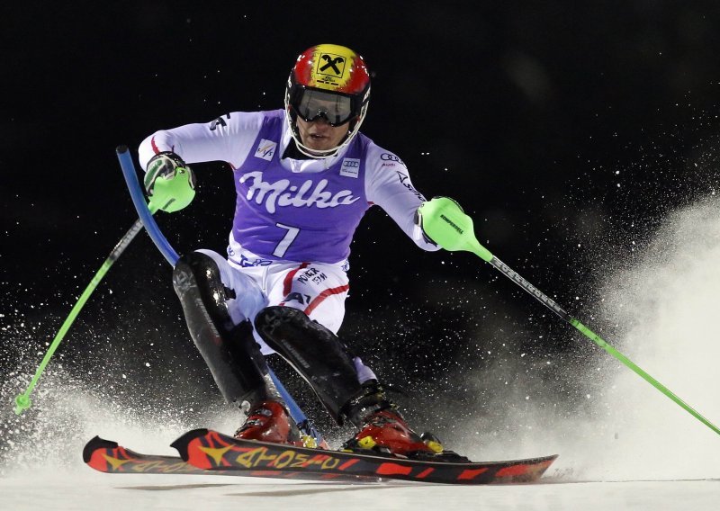 Hirscher u vodstvu, Kostelić osrednji u prvoj vožnji