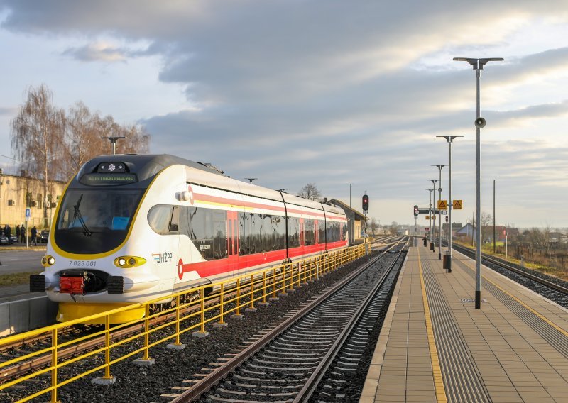 Umirovljenici, studenti, školarci i osobe s invaliditetom iz jedne županije imaju besplatan vlak