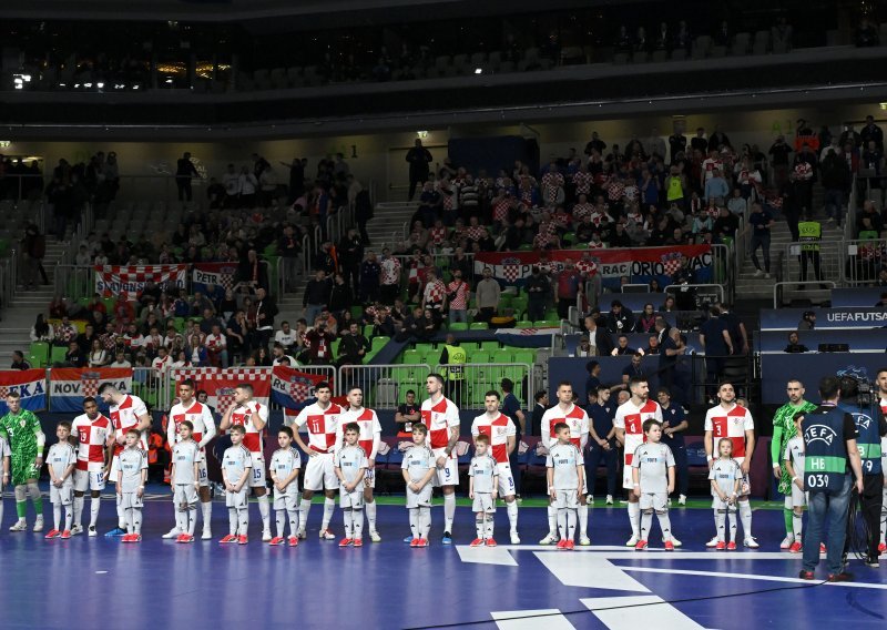 Ljubljana u hrvatskim bojama: Pogledajte kako Stožice grme prije polufinala Eura sa Španjolskom