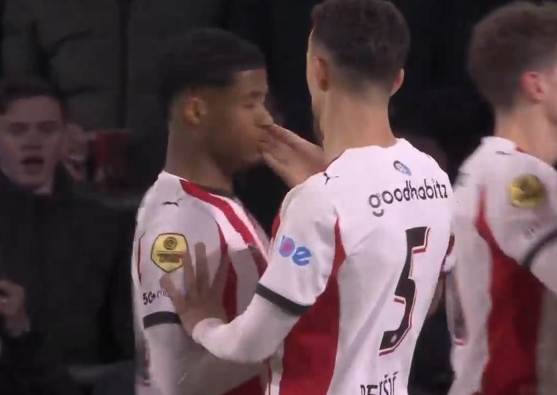 Pogledajte kako je Perišić zabio u kupu pa onda dvaput bizarno ošamario suigrača