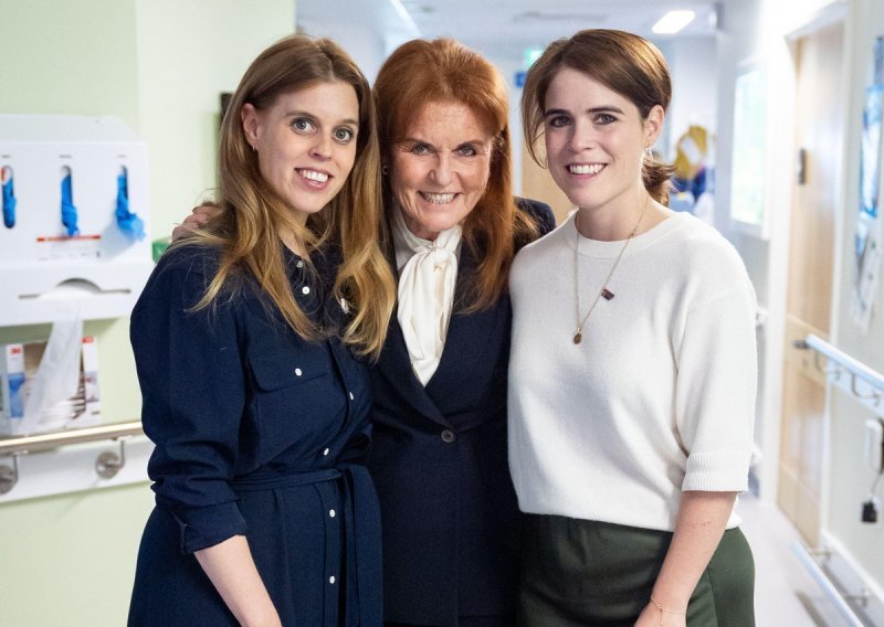 Čim je Epstein izašao iz zatvora, Sarah Ferguson odvela je kćeri na ručak s njim