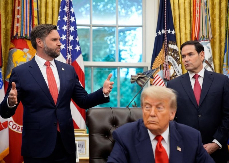 Trump ostaje neutralan, ne želi otkriti tko mu je favorit za nasljednika