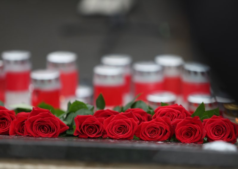 U Sarajevu održana obljetnica masakra na Markalama: 'Trajni je podsjetnik na sve strahote...'