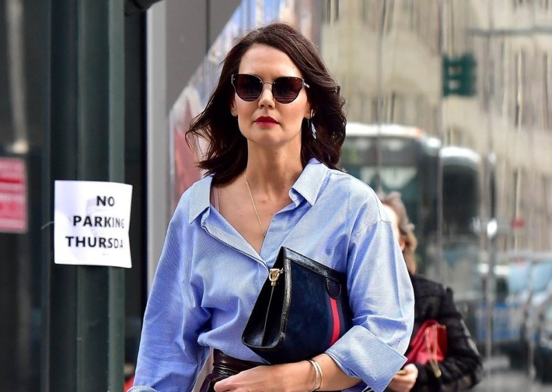 Suknje za kojima su se svi pomamili: Peglaju trbuh, noge čine duljima, a nalaze se u Zari