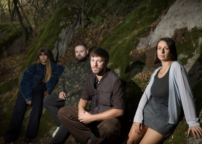 KOIKOI predstavili spot za singl ‘Urnišu me šume’