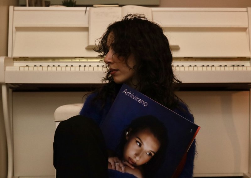 Nela je pospremila Whatsapp razgovor u ploču, ‘Arhivirano' je sad konačno zaokruženo!