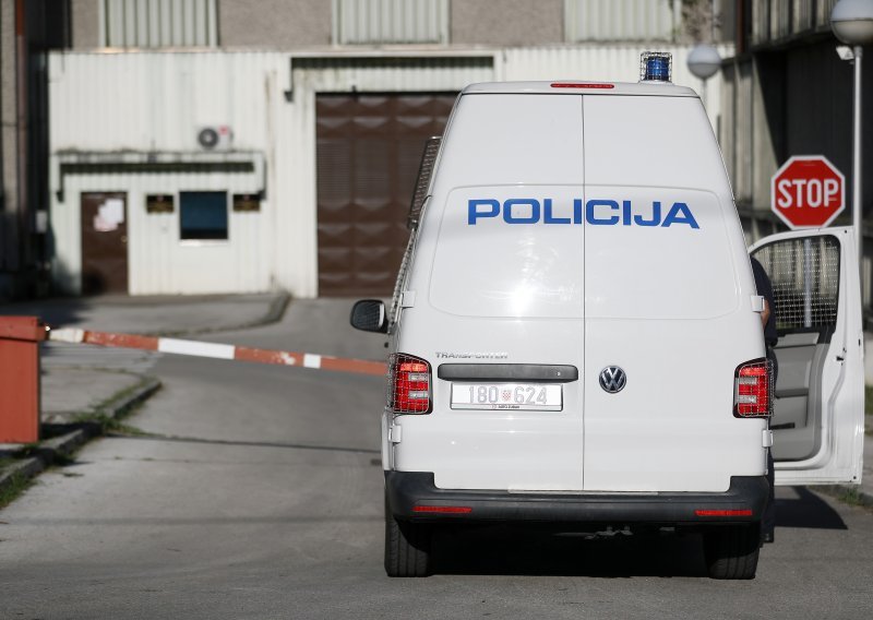 Velika policijska istraga u Slavoniji: Neslužbeno, riječ je o oružju?