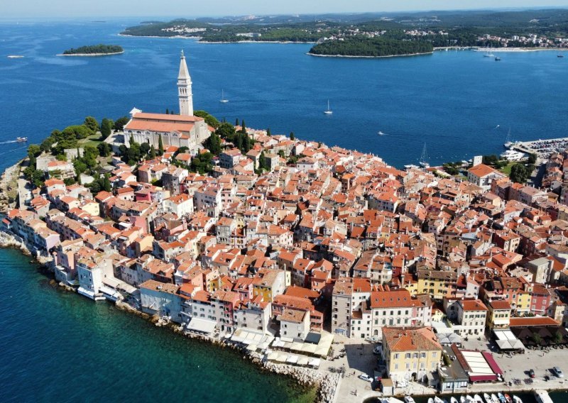 Samo za učitelje i nastavnike: još par dana imate šansu osvojiti zasluženi bijeg od školskih obveza