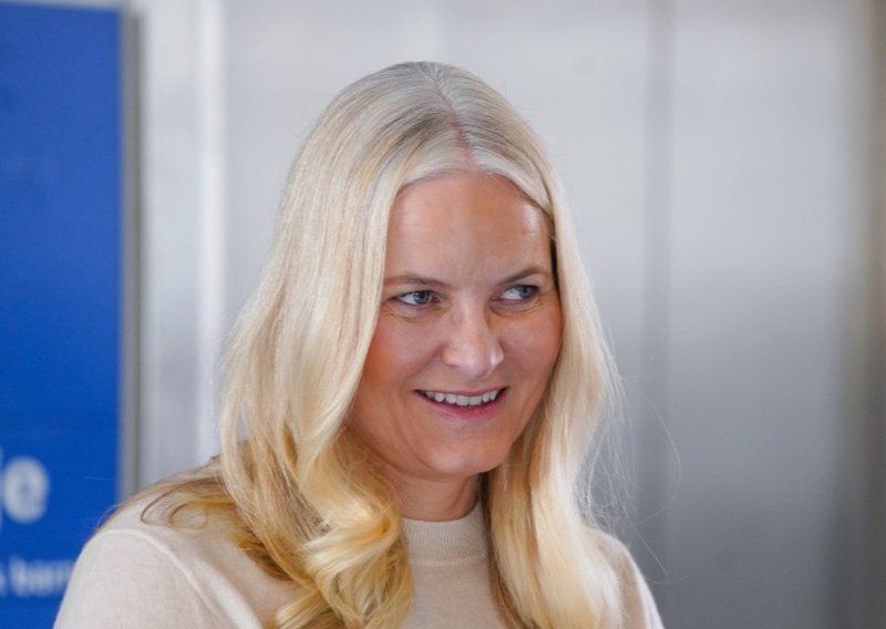 Norveška princeza opet pod udarom: Drugi put se javno ispričava zbog Epsteina